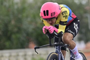 Al Tour l'eritreo Girmay vince la tappa di Torino, Carapaz in giallo