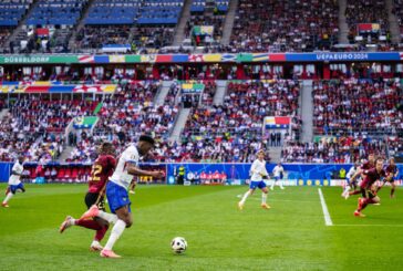 Un autogol manda ai quarti la Francia, Belgio fuori
