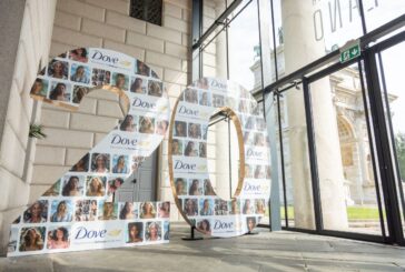 La bellezza femminile affronta le sfide dell'AI, nuova campagna DOVE