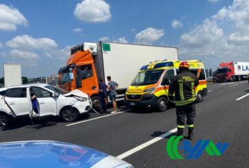 Grave incidente sulla A4, un morto e 17 feriti