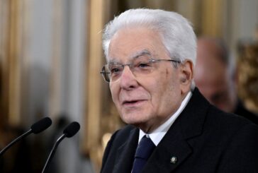 Mattarella fa visita agli azzurri "Per voi l'affetto dell'Italia"