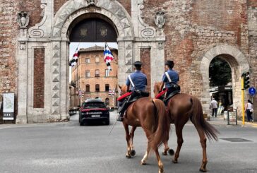 I Carabinieri denunciano due persone per furto in centro a Siena