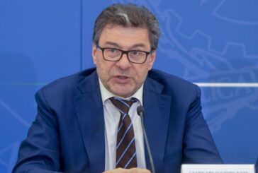 Giorgetti "Soddisfazione avanzo primario positivo, debito un fardello"