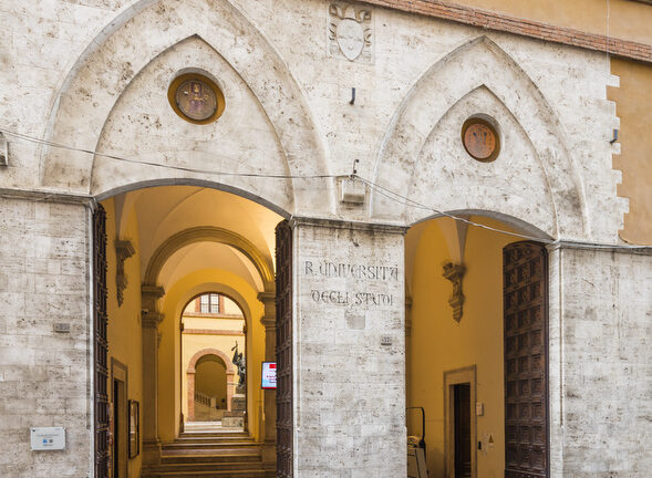 Unisi riprogetta i servizi agli studenti integrando un assistente IA con le piattaforme gestionali