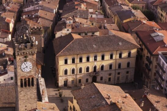 Cercano di sedare una lite: aggrediti 2 agenti a Poggibonsi