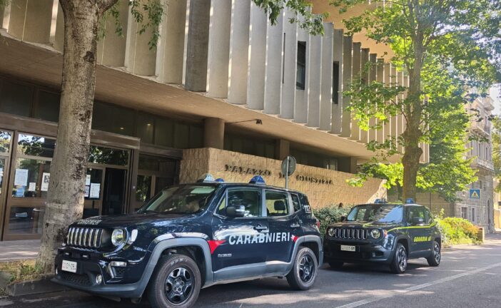 Carabinieri e Guardia di Finanza scoprono un’impresa che sfruttava 4 lavoratori