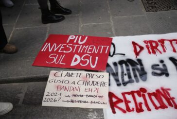 Cravos alla dimostrazione per il diritto allo studio