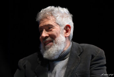 Al Politeama Alessandro Benvenuti presenta il libro “Il teatro della sorpresa”