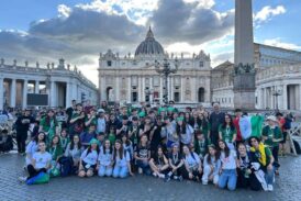 Gli adolescenti dell’arcidiocesi in Piazza San Pietro per l’ultimo saluto al Papa