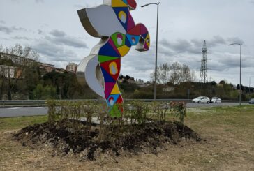 Il “Pegaso” di Lodola nella rotonda di via Bianchi Bandinelli