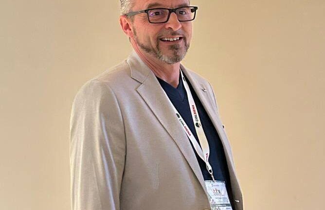 “Scotte: non servono padiglioni e gallerie ma medici e infermieri”