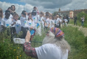 CB6 e Argini fioriti: i bimbi della Pascoli di Buonconvento incontrano le api e i fiori