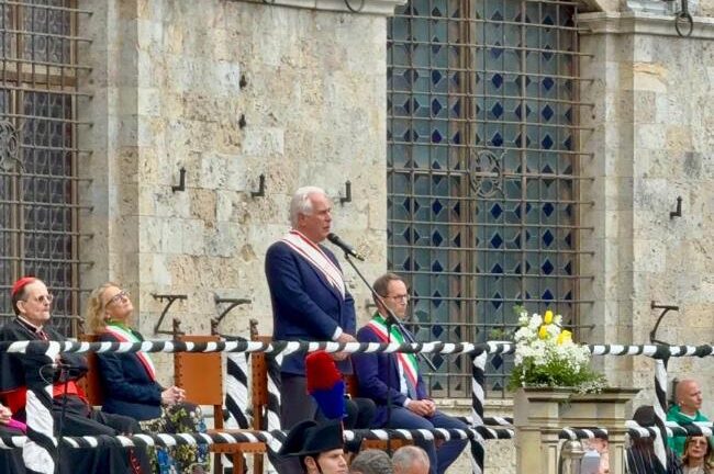 Giani a Siena alle Celebrazioni e al Corteo di Santa Caterina
