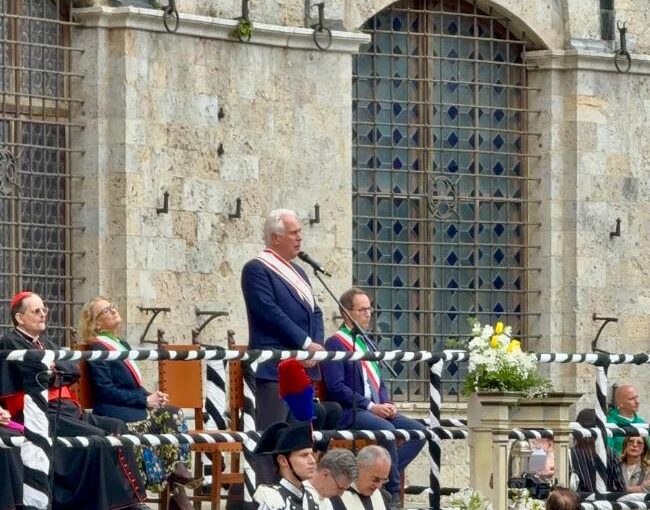 Giani a Siena alle Celebrazioni e al Corteo di Santa Caterina