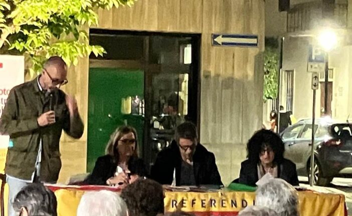 Chiusi: grande partecipazione all’iniziativa a sostegno del referendum