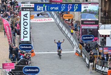 Monteroni: grande festa e tantissime persone per la partenza del Giro-E