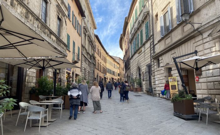Montepulciano, nuovo regolamento per la disciplina del decoro urbano