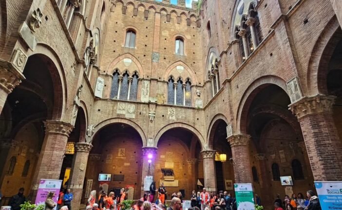 Open day di Siena Sociale nel cortile del Podestà