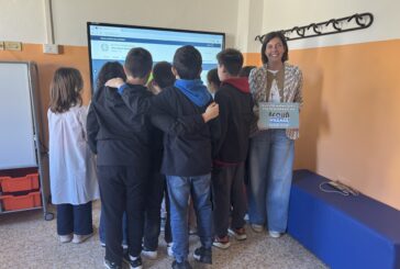 Donato un monitor digitale alla scuola “Pascoli” di Siena