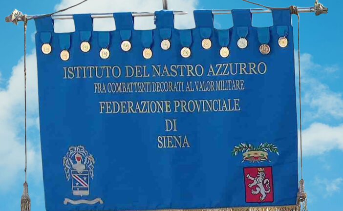 Un monumento ai decorati al valor militare al parco della Rimembranza di Siena