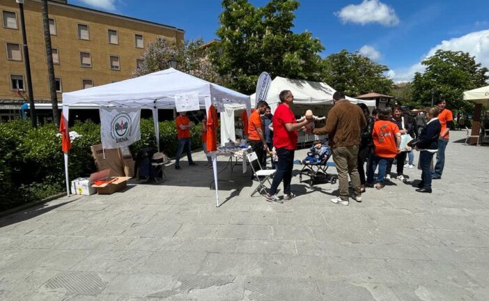 Infermieri in piazza: OPI Siena celebra la Giornata Internazionale dell’Infermiere