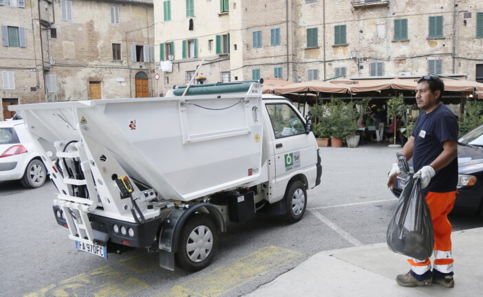 Raccolta rifiuti regolare nei comuni il giorno di ferragosto