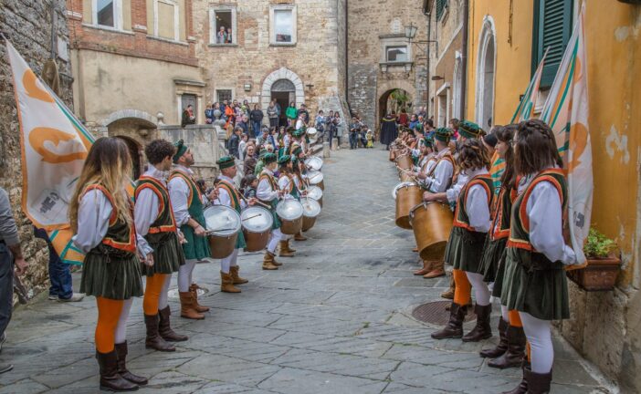 A Serre di Rapolano torna “Serremaggio. Passato e futuro dentro le mura”