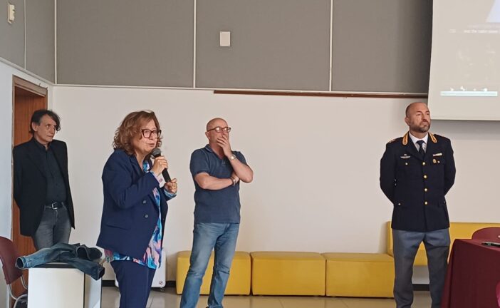 IIS Roncalli: Adolescent – presentazione e discussione intorno al libro “Il Branco” 