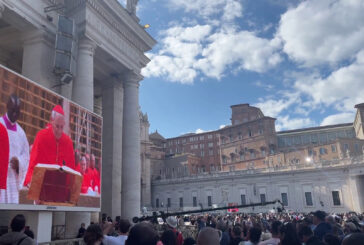 Conclave, applausi per il cardinale Zuppi durante il suo giuramento