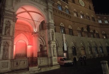 La Cappella di piazza si illumina di rosso per la Giornata della Sclerosi Multipla