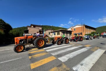 Arrivati a Rosia 6 trattori d’epoca diretti a Latina