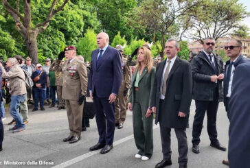 Il ministro della Difesa Crosetto all'adunata degli Alpini a Biella
