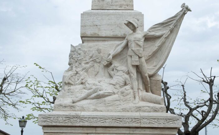 La memoria e la gloria: una mostra per raccontare il monumento ai caduti a Piazze