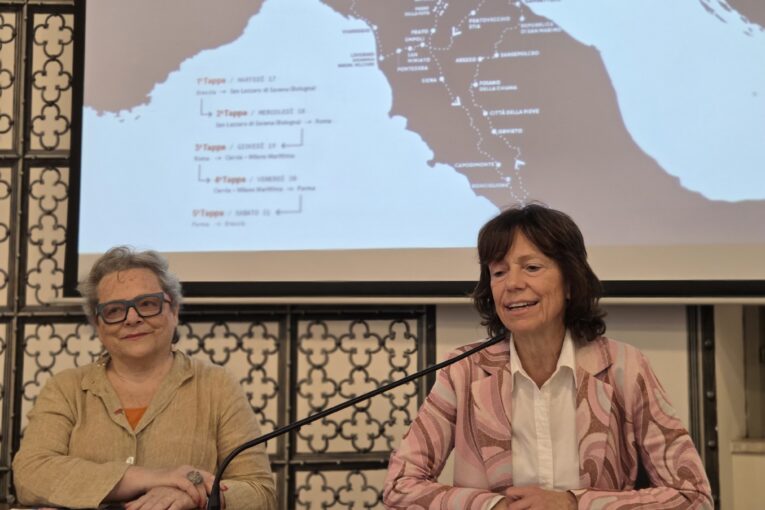La magia della 1000 Miglia fa di nuovo tappa a Siena