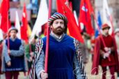 “Da spettatori a protettori: il Palio di Siena e i nuovi contradaioli”