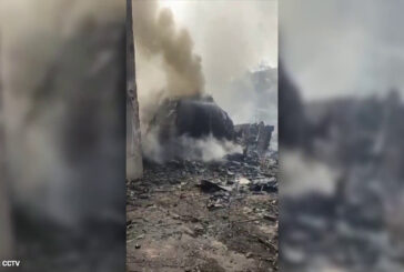 Incidente aereo in India, le immagini del luogo dello schianto