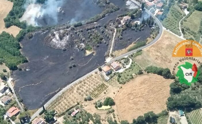 Giornata impegnativa per il servizio antincendio