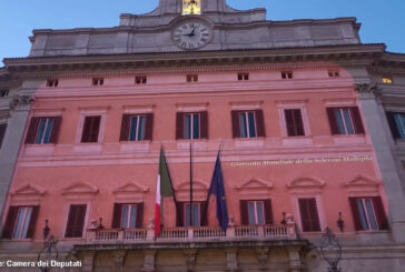 Giornata mondiale Sclerosi multipla, Montecitorio si illumina di rosso