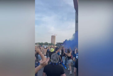 L'euforia dei tifosi dell'Inter a Milano prima della finale