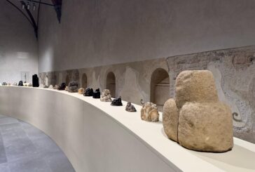 Sei artisti contemporanei per un percorso espositivo in sei luoghi simbolici della città
