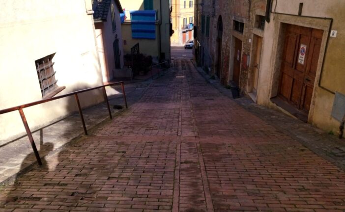 Strada di San Lucchese, doppio intervento al via