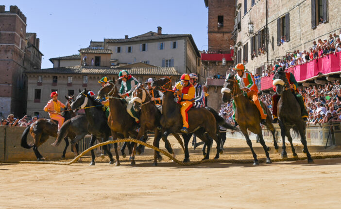 Palio: effettuata la segnatura dei dieci fantini