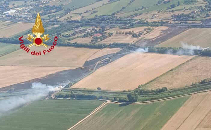 Sinalunga: treni bloccati per un incendio lungo i binari