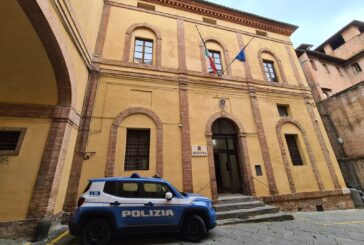 Cerca di dare l’esame d’italiano al posto dell’amico: denunciati entrambi
