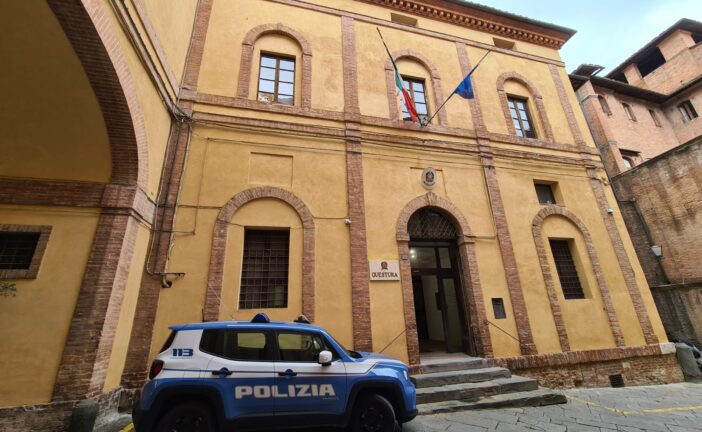 Cerca di dare l’esame d’italiano al posto dell’amico: denunciati entrambi