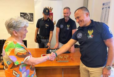 Truffano una 90enne a Murlo: beccati al volo dalla Polizia