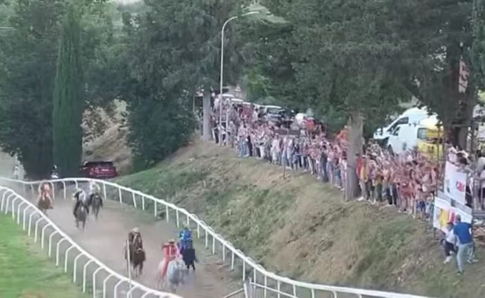 Casole Campagna vince il 149° Palio