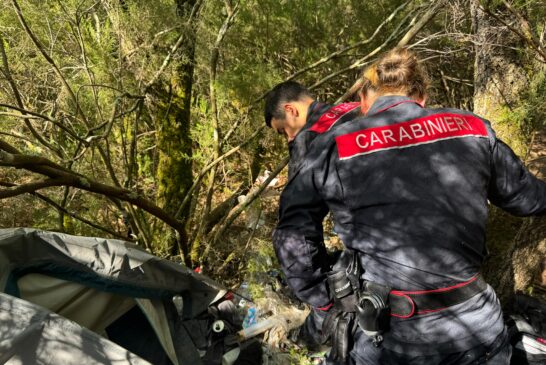Smantellata dai Carabinieri una base di spaccio nei boschi a Corsignano