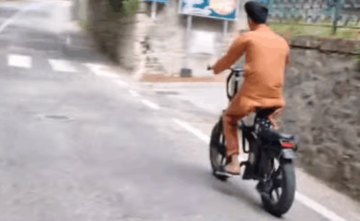 Siena Pirata: “Ma è una bici elettrica o un motorino?”