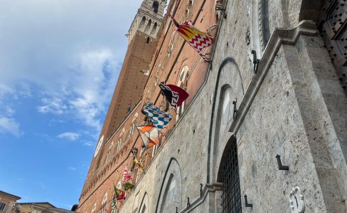 Palio d’Agosto per tre: Leocorno, Onda e Civetta.